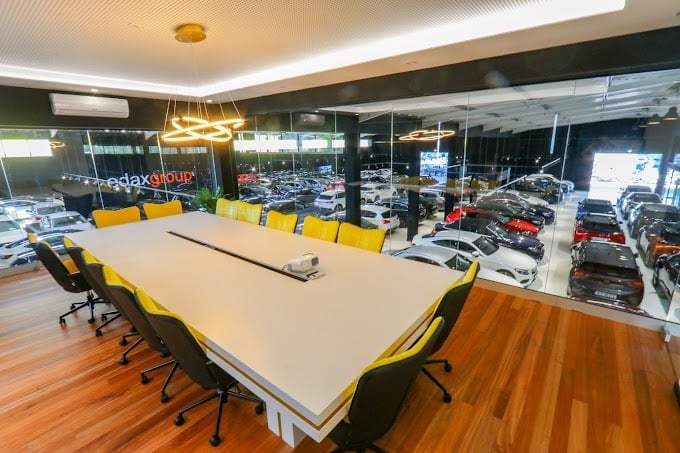 Stand automóvel após remodelação